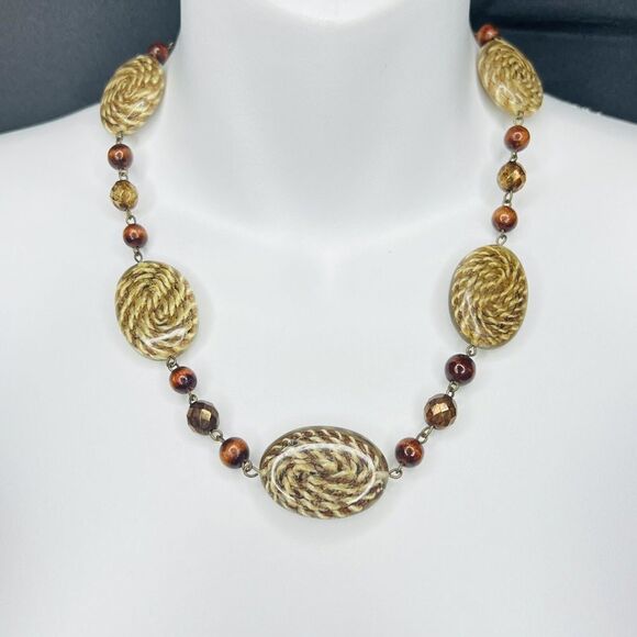 Vintage Chunky Unique Cord in Resin Beads Lucite Statement Necklace Collar 4065 - Picture 4 of 9